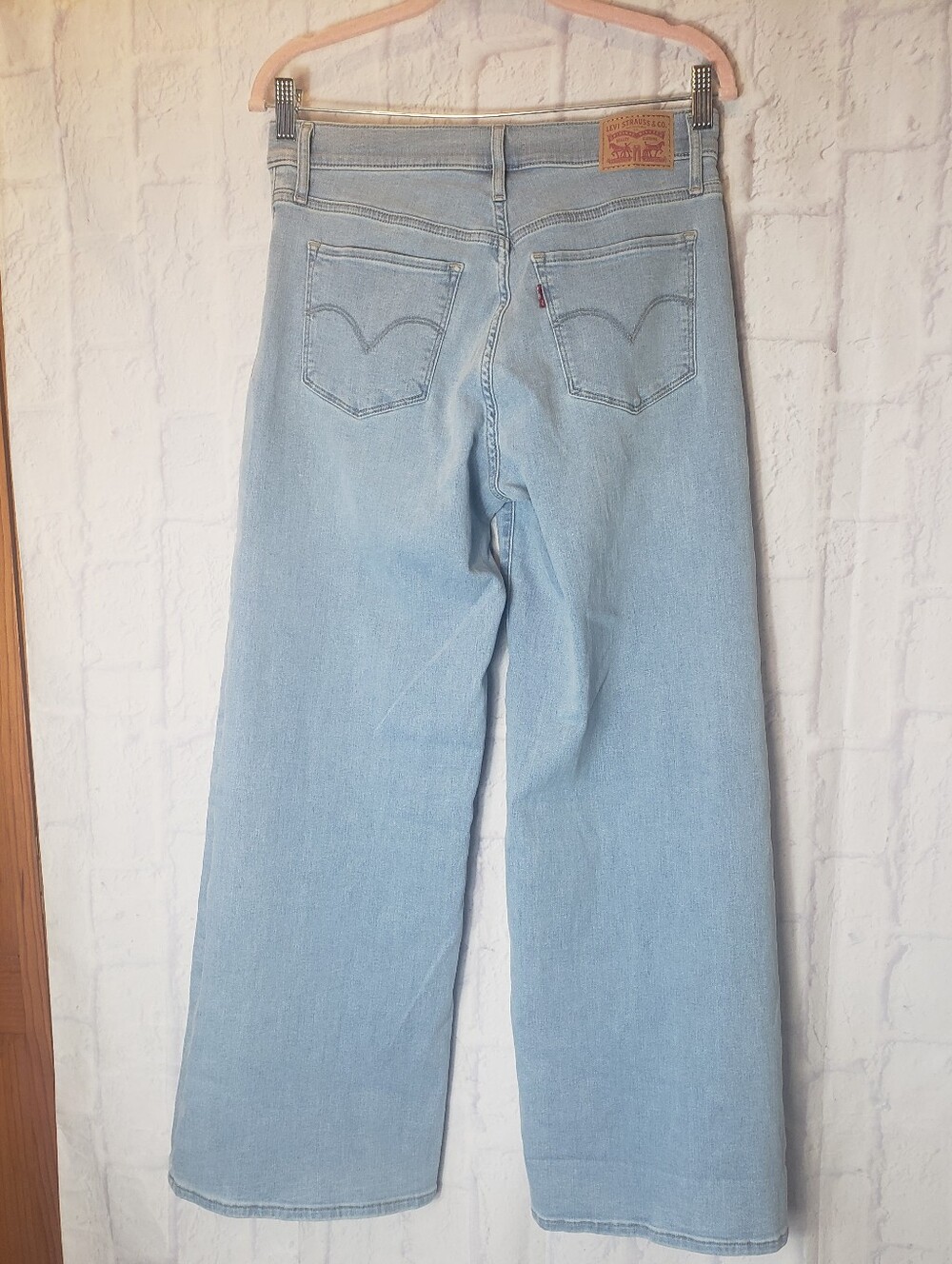 LEVI'S 318 Shaping Wide Leg Jeans Light Wash 28